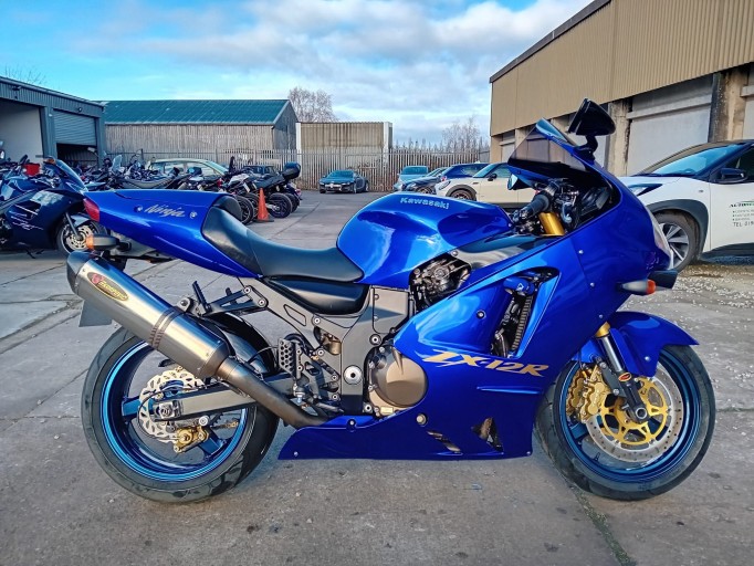 Zx1200r store