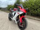 Yamaha R1 1000 Super Sports Petrol Manual (200 Ps)